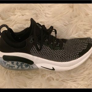 NIKE Woman’s Joyride Run Flyknit Running Shoes